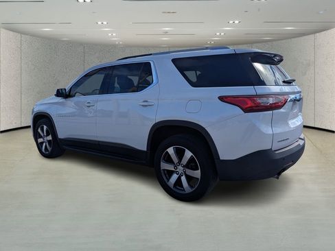 Used 2018 Chevrolet Traverse LT w/ LPO, 'HIT The Road' Package image 5