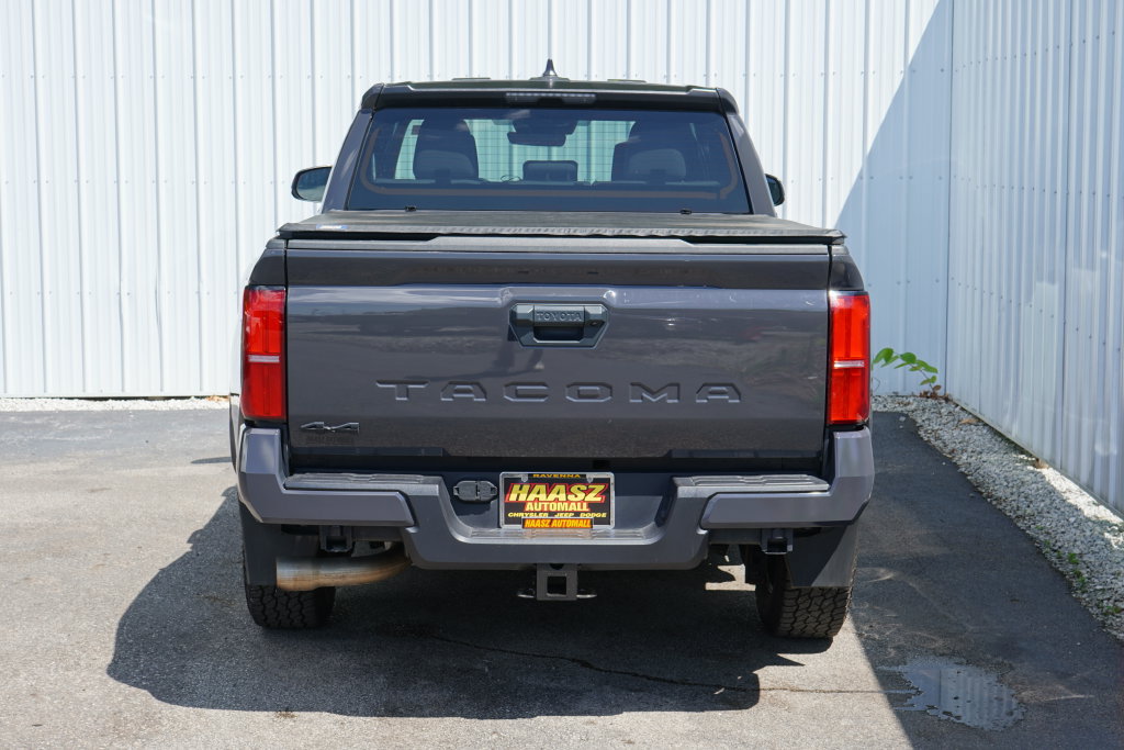 Used 2024 Toyota Tacoma SR5 AWD/4WD image 5