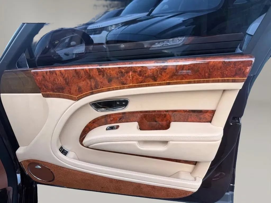 Used 2012 Bentley Mulsanne RWD image 34
