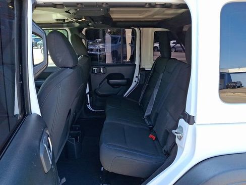 Used 2021 Jeep Wrangler Unlimited Islander image 13