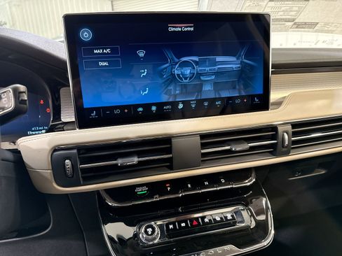 New 2026 Lincoln Corsair Premiere image 20