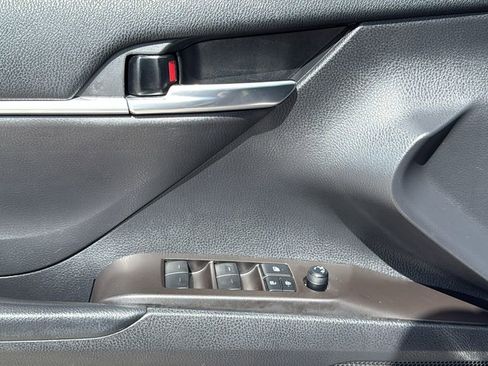Used 2022 Toyota Camry LE FWD image 13