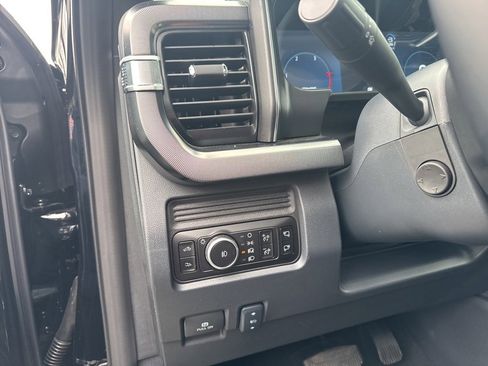 Used 2026 Ford F450 Platinum w/ FX4 Off-Road Package image 26