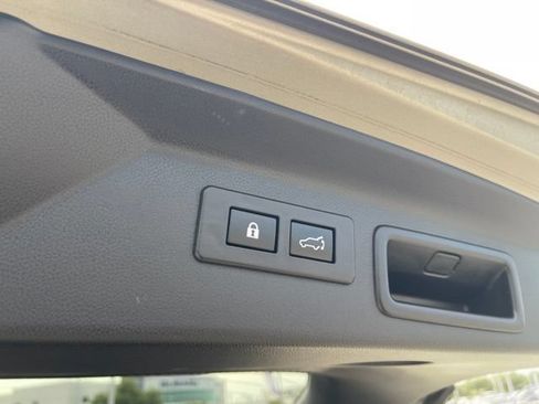 Used 2025 Subaru Forester Limited AWD/4WD image 15