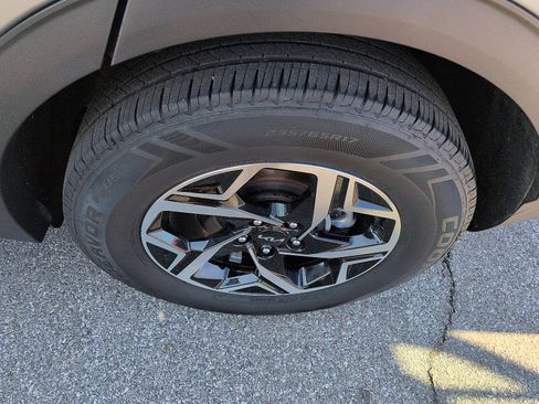 Used 2023 Kia Sportage LX image 10