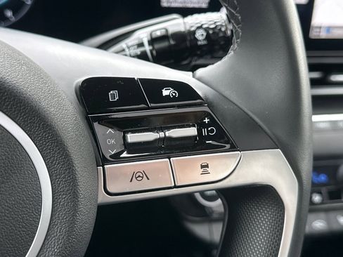 Used 2025 Hyundai Elantra Limited image 35