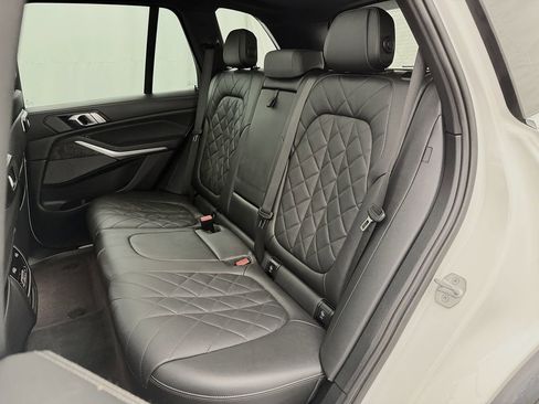 Used 2025 BMW X5 xDrive40i w/ Climate Comfort Package image 50