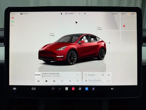 Used 2023 Tesla Model Y Long Range AWD/4WD image 21