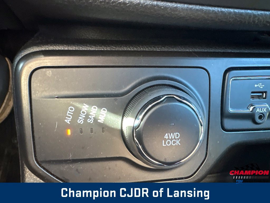 Used 2021 Jeep Renegade Limited AWD/4WD image 25