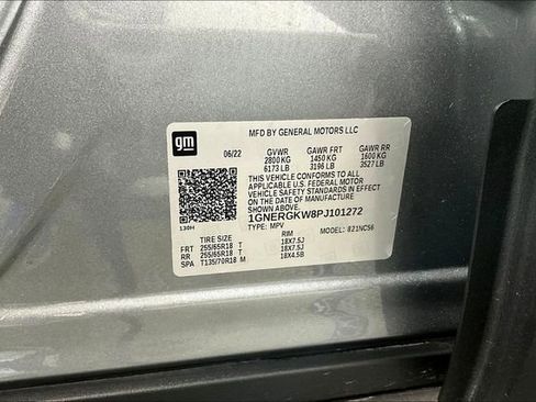 Used 2023 Chevrolet Traverse LT image 32