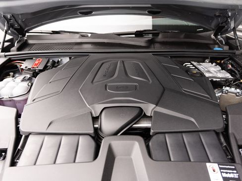 Certified 2026 Porsche Cayenne AWD/4WD image 36