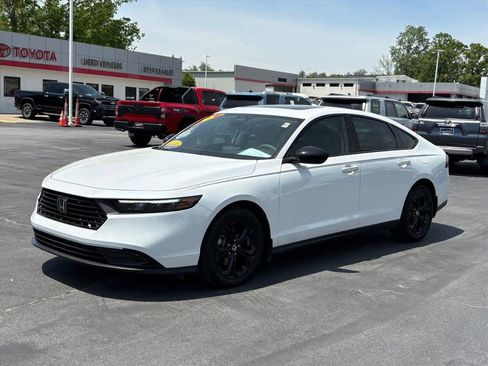 Used 2025 Honda Accord SE image 26
