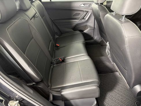 Used 2021 Volkswagen Tiguan SEL AWD/4WD image 19