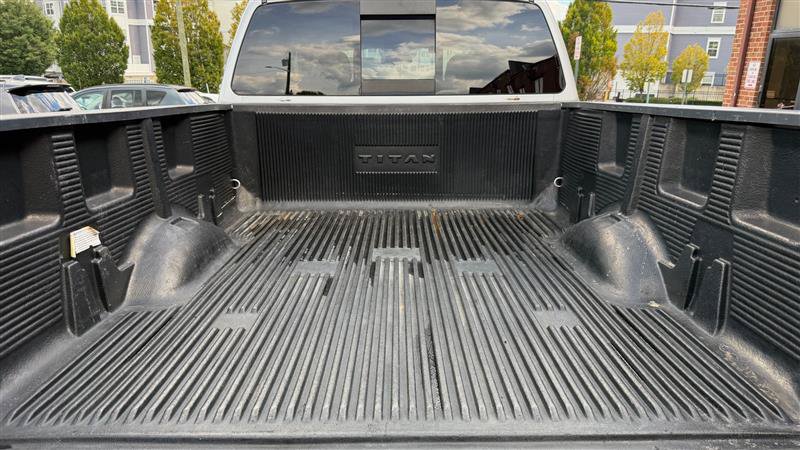 Used 2017 Nissan Titan SV AWD/4WD image 14