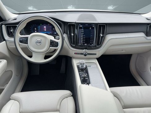 Used 2023 Volvo XC60 B5 Ultimate image 26