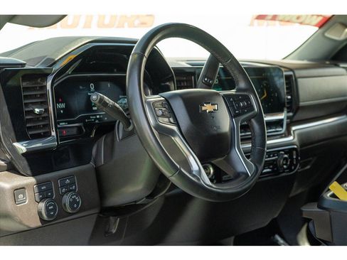 Used 2025 Chevrolet Silverado 1500 LT AWD/4WD image 32