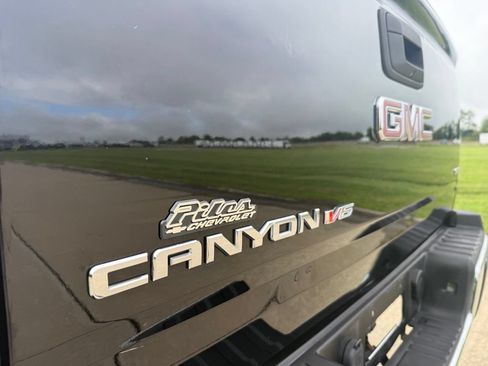 Used 2017 GMC Canyon SLT w/ Trailering Package AWD/4WD image 8