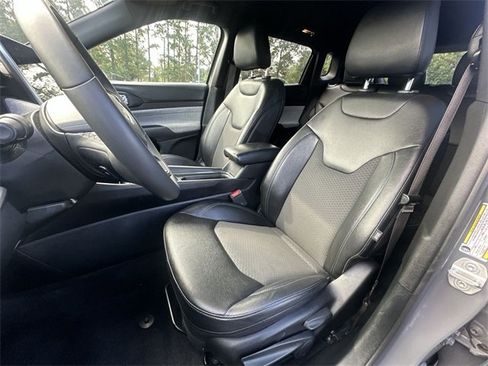 Used 2024 Jeep Compass Latitude image 13