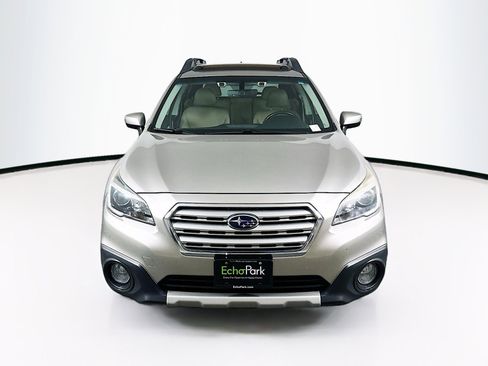 Used 2017 Subaru Outback 2.5i Limited image 2