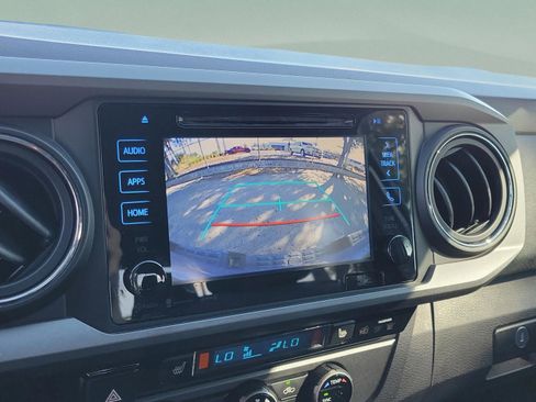 Used 2017 Toyota Tacoma SR5 image 14