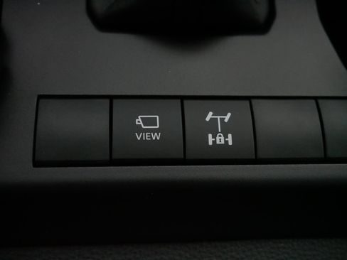 Certified 2025 Toyota 4Runner TRD Off-Road Premium image 29