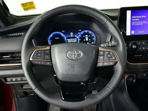 Used 2025 Toyota Grand Highlander AWD Hybrid image 40