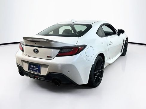 Used 2024 Toyota GR86 Premium RWD image 10