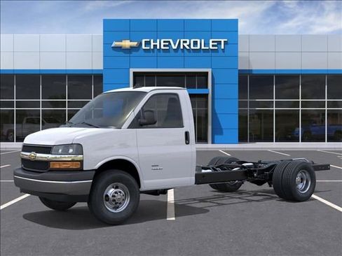 New 2025 Chevrolet Express 4500 w/ Power Convenience Package RWD image 2