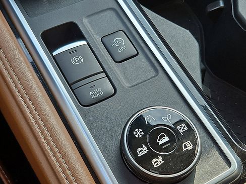 Certified 2022 Nissan Pathfinder Platinum w/ Cargo Package image 25