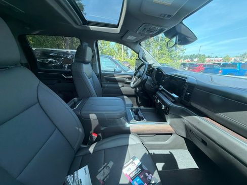 Certified 2026 GMC Sierra 2500 SLT w/ SLT Premium Package AWD/4WD image 5