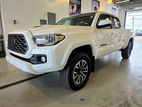 Used 2020 Toyota Tacoma TRD Sport AWD/4WD image 4
