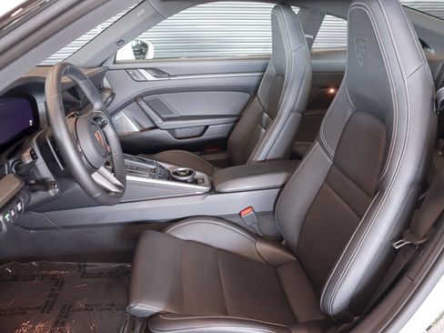 Used 2025 Porsche 911 Carrera image 5