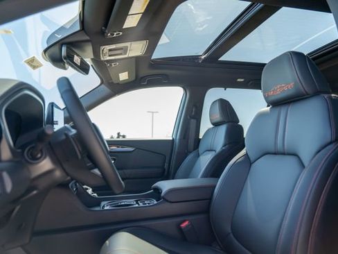 New 2025 Honda Pilot TrailSport image 15