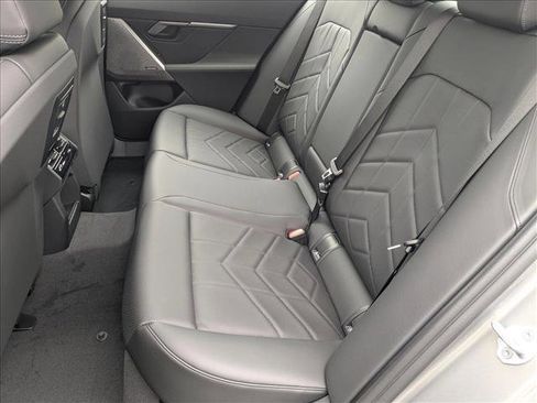 Used 2025 BMW i5 eDrive40i w/ Premium Package image 15