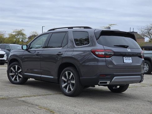 New 2025 Honda Pilot Touring image 19