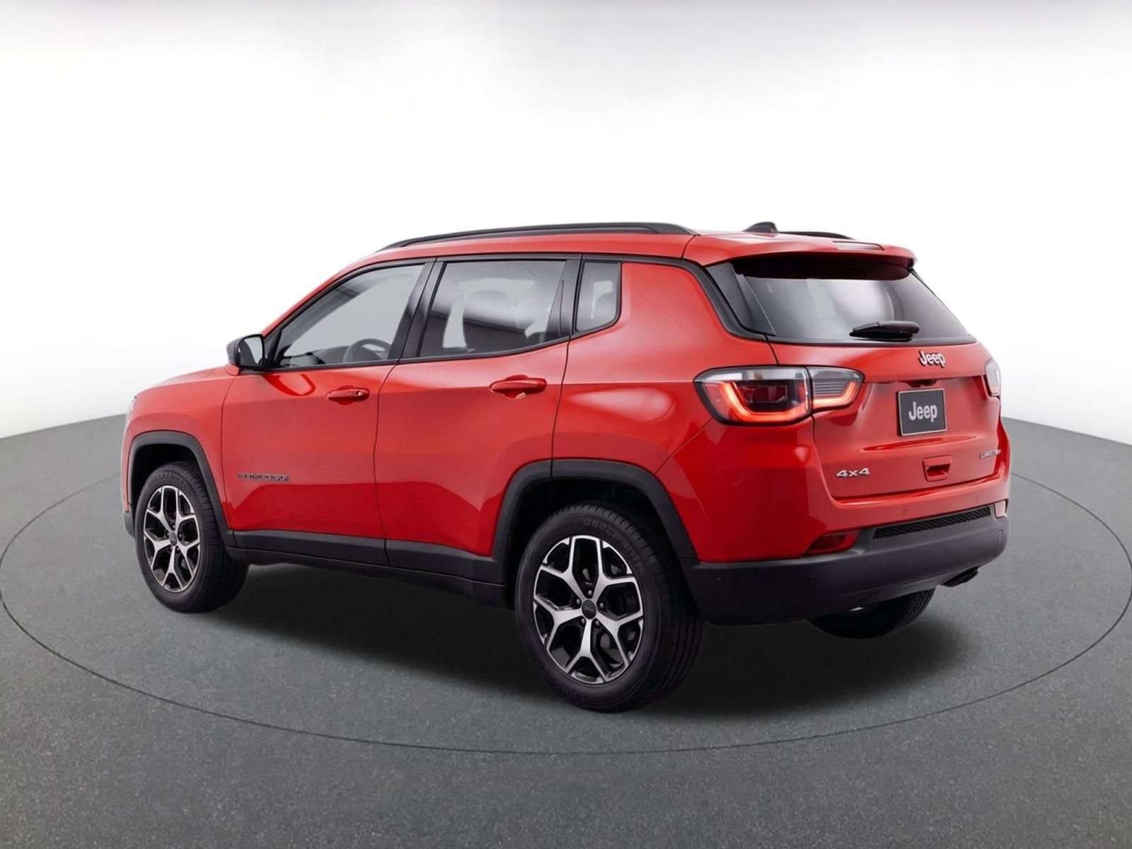 Used 2025 Jeep Compass Limited AWD/4WD image 6