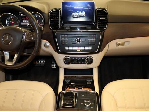 Used 2019 Mercedes-Benz GLE 400 4MATIC image 14