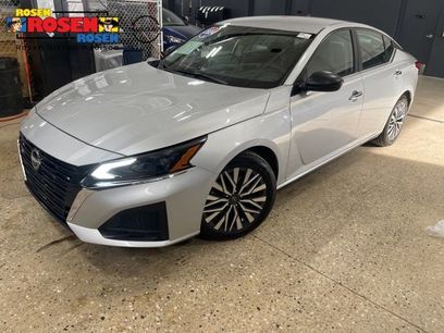 Used 2024 Nissan Altima 2.5 SV