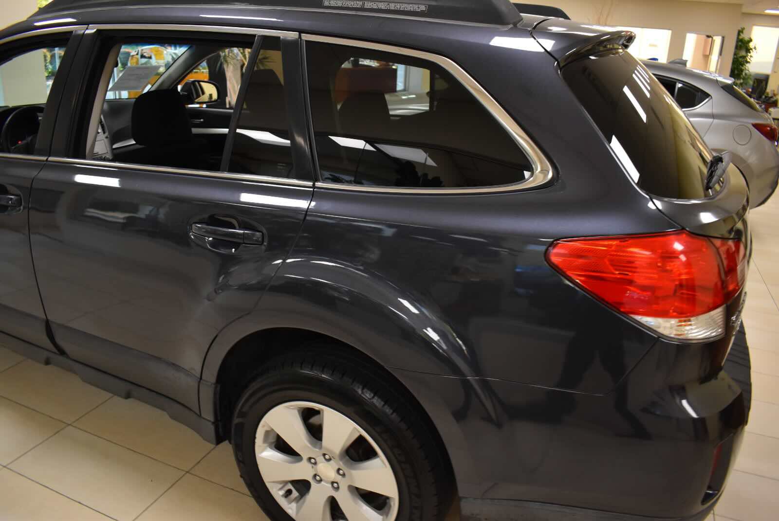 Used 2011 Subaru Outback 2.5i Premium w/ All-Weather Pkg AWD/4WD image 55