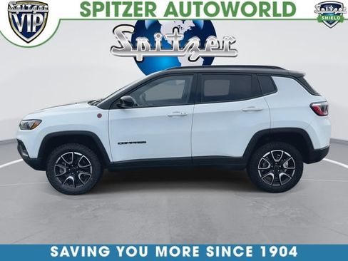 Used 2025 Jeep Compass Trailhawk AWD/4WD image 6