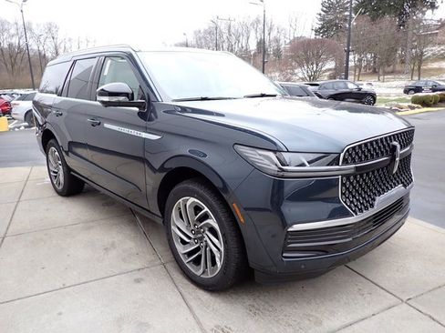 New 2025 Lincoln Navigator Reserve image 15
