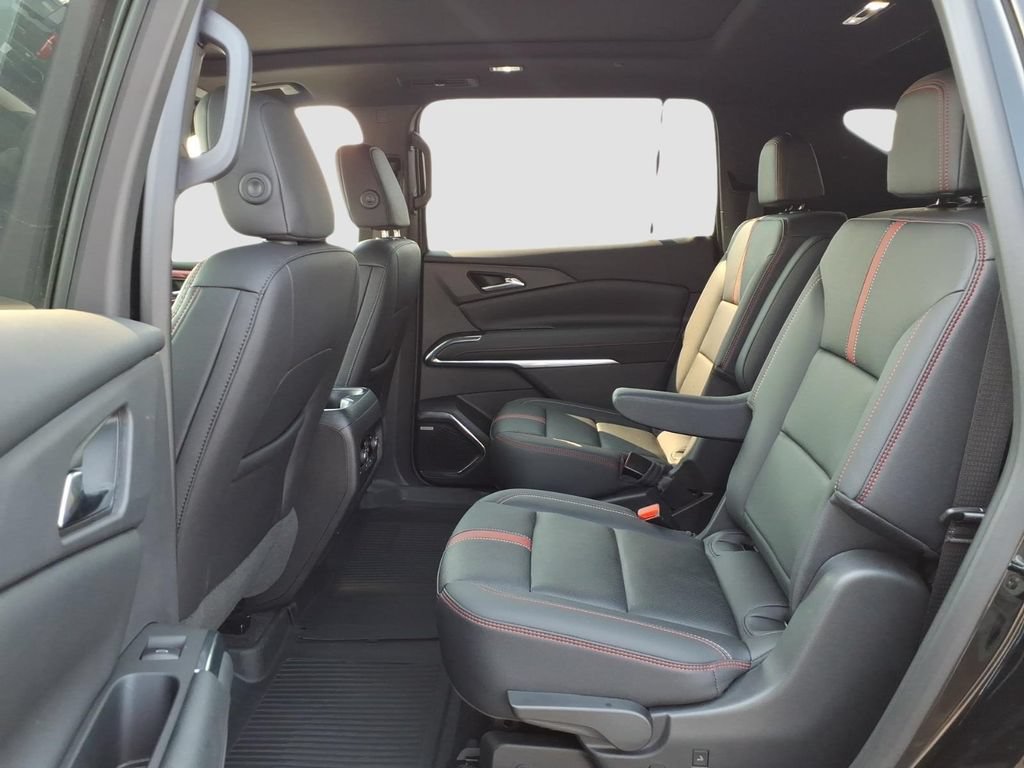 Used 2025 Chevrolet Traverse RS w/ LPO, Floor Liner Package AWD/4WD image 15