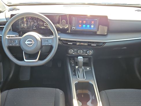 Used 2025 Nissan Kicks S image 7