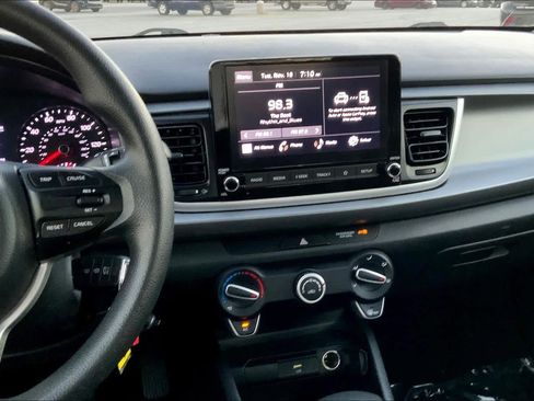 Used 2022 Kia Rio S image 6