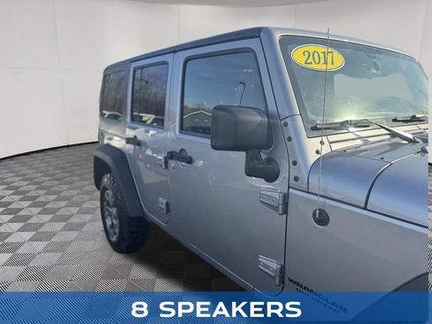 Used 2017 Jeep Wrangler Unlimited Rubicon w/ Connectivity Group AWD/4WD image 10