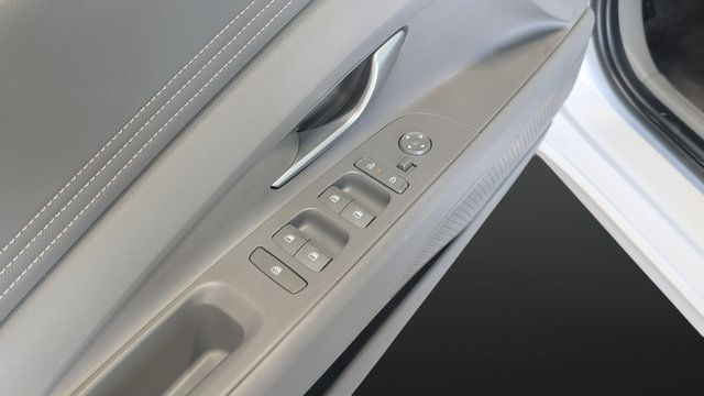 Certified 2025 Hyundai Elantra Sport FWD image 21