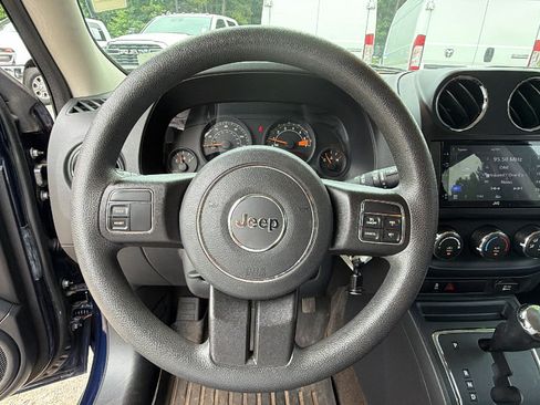 Used 2016 Jeep Patriot Sport w/ Power Value Group FWD image 25