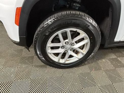 Used 2023 Jeep Grand Cherokee L Laredo w/ Luxury Tech Group I AWD/4WD image 9