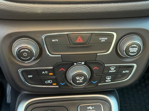 Used 2019 Jeep Compass Latitude w/ Cold Weather Group AWD/4WD image 5