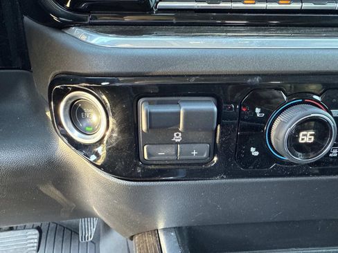 Used 2025 Chevrolet Silverado 1500 LT Trail Boss w/ LT Trail Boss Premium Package image 28